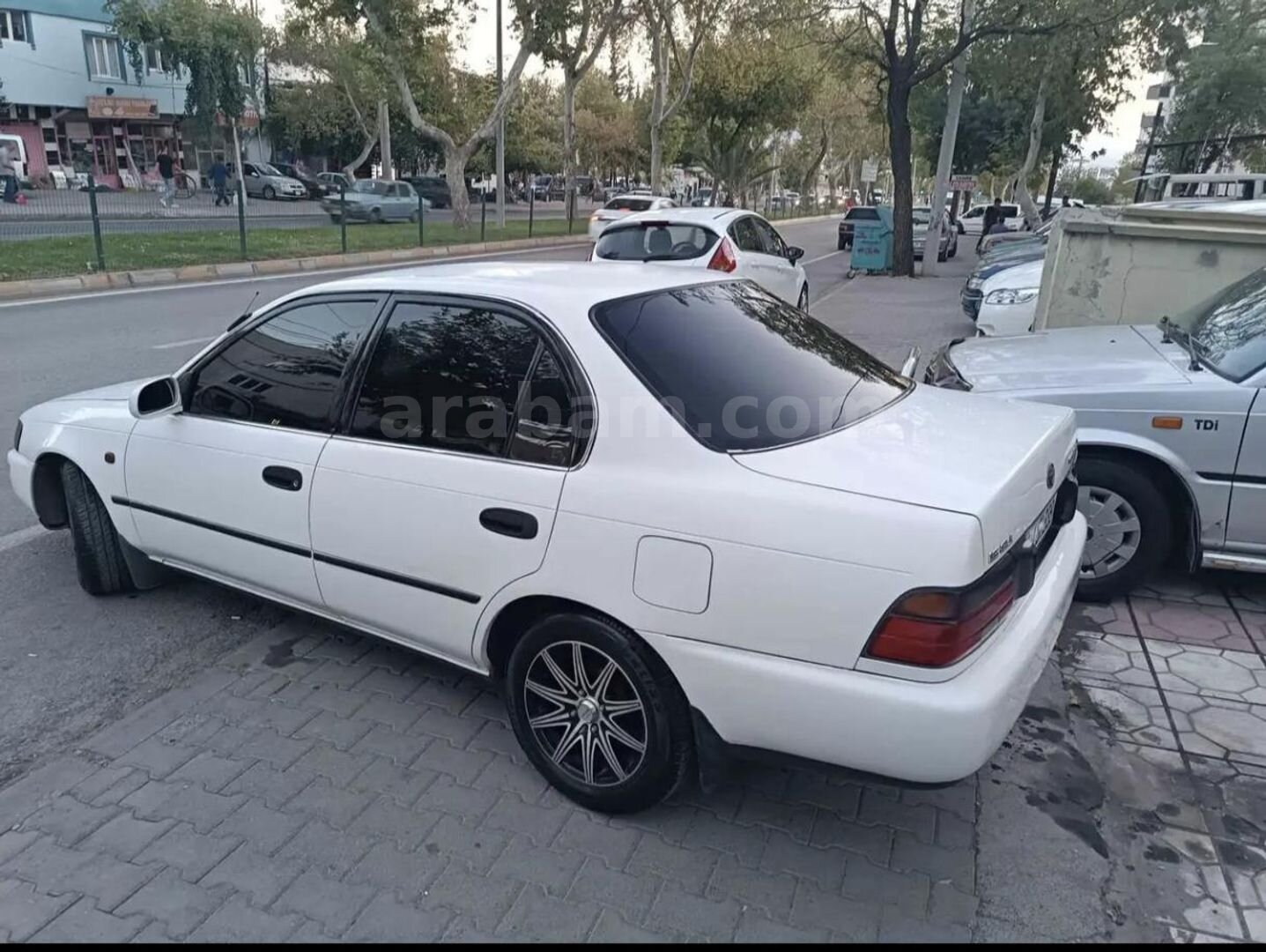 Sahibinden Toyota Corolla 1.6 GLi Special 1998 Model Kahramanmaraş 261.000 km Beyaz 6
