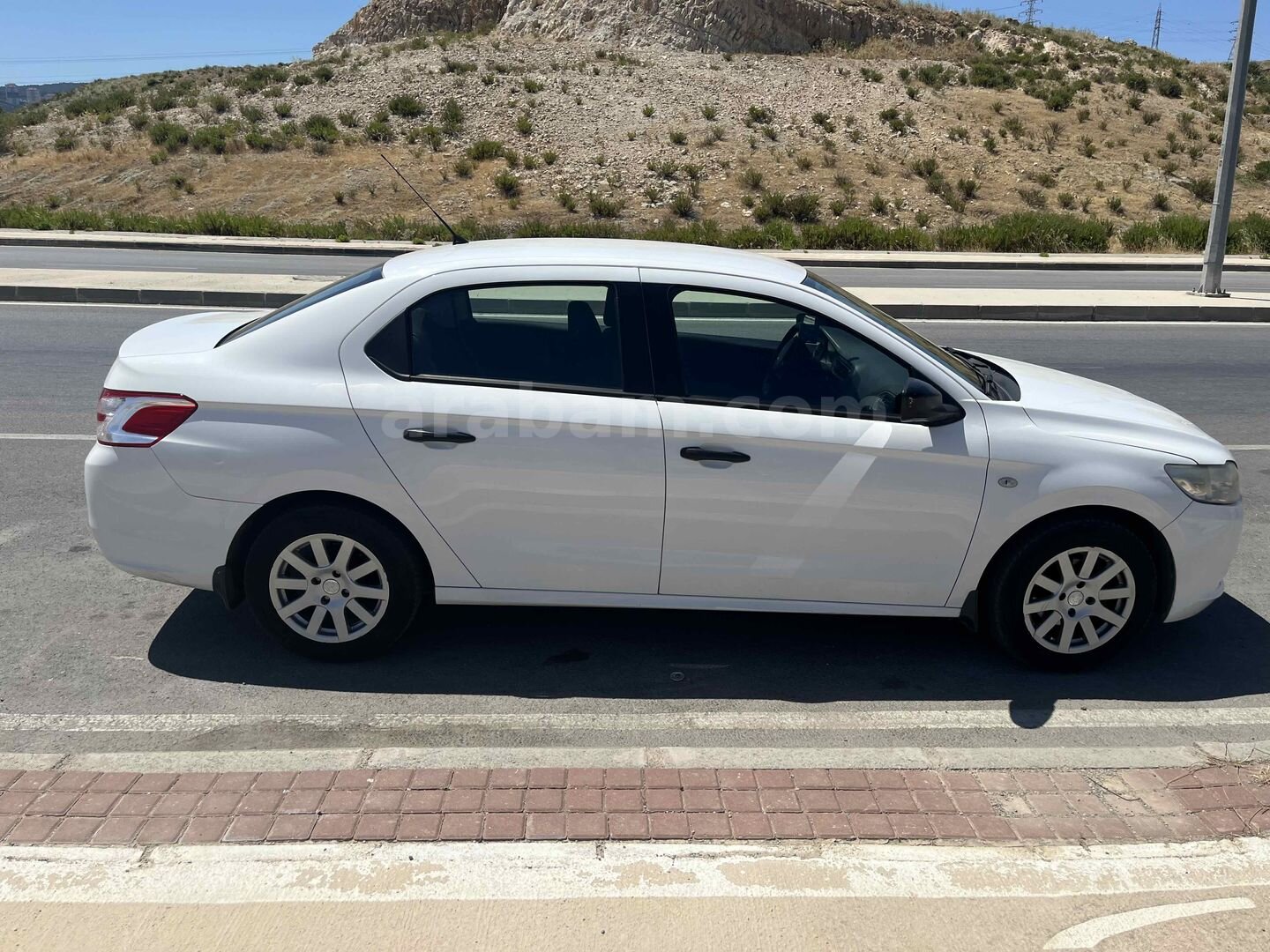 Sahibinden Peugeot 301 1.2 VTi Access 2013 Model İzmir 155.000 km Beyaz 3
