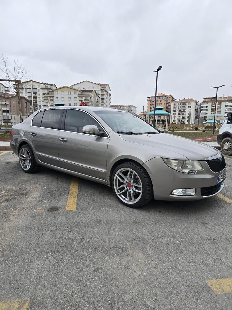 Sahibinden Skoda SuperB 1.4 TSI Elegance 2009 Model Ankara 269.500 km Şampanya 2