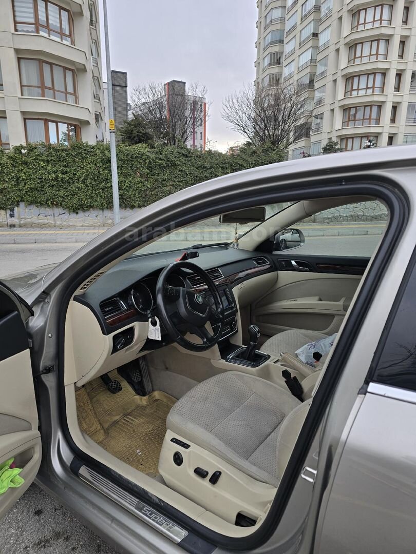Sahibinden Skoda SuperB 1.4 TSI Elegance 2009 Model Ankara 269.500 km Şampanya 7