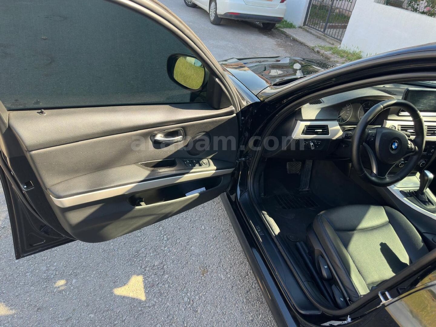 Sahibinden BMW 3 Serisi 320d Comfort 2011 Model Kocaeli 231.700 km Siyah 7