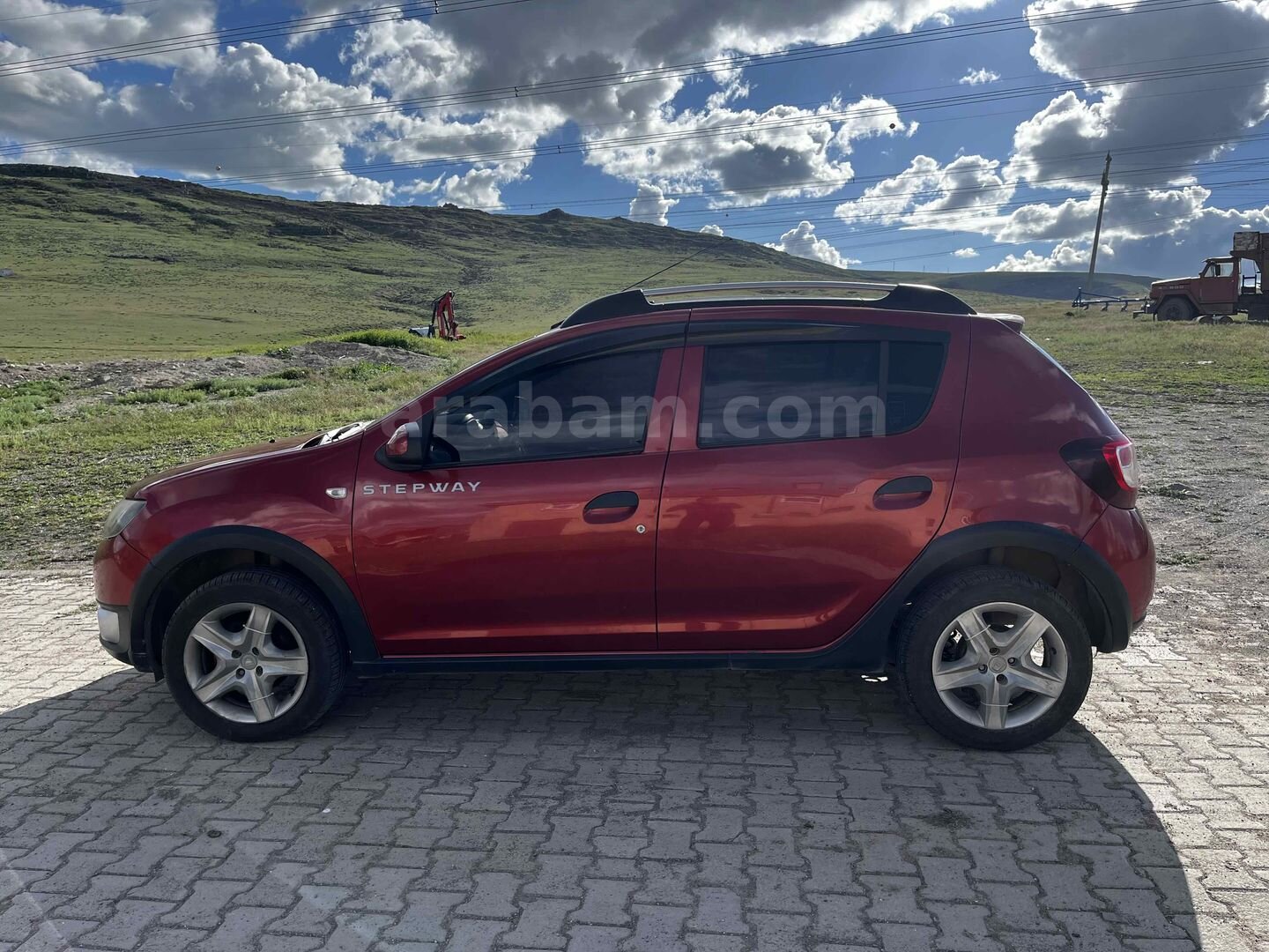 Sahibinden Dacia Sandero 1.5 dCi Stepway 2012 Model Erzurum 187.000 km Kırmızı 5