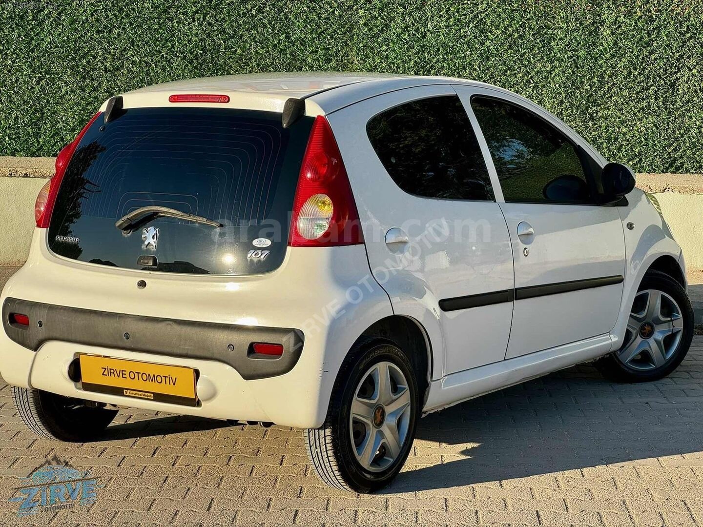 Galeriden Peugeot 107 1.0 Trendy 2009 Model Eskişehir 112.000 km Beyaz 2