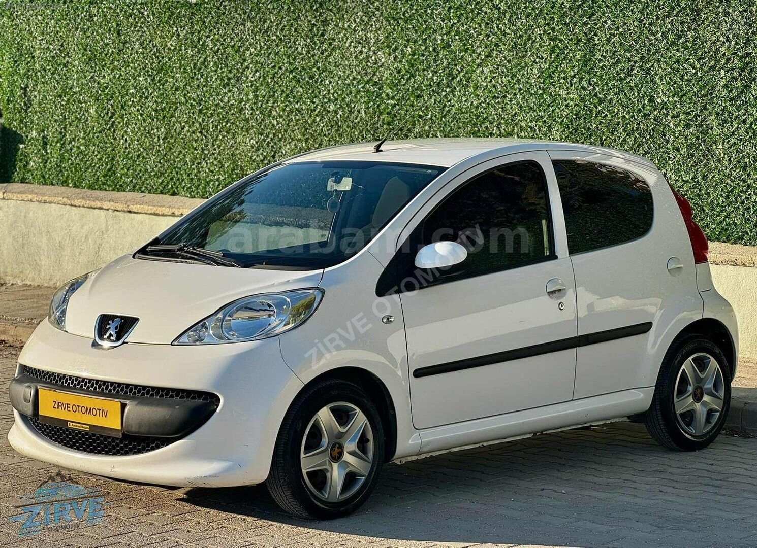 Galeriden Peugeot 107 1.0 Trendy 2009 Model Eskişehir 112.000 km Beyaz 3