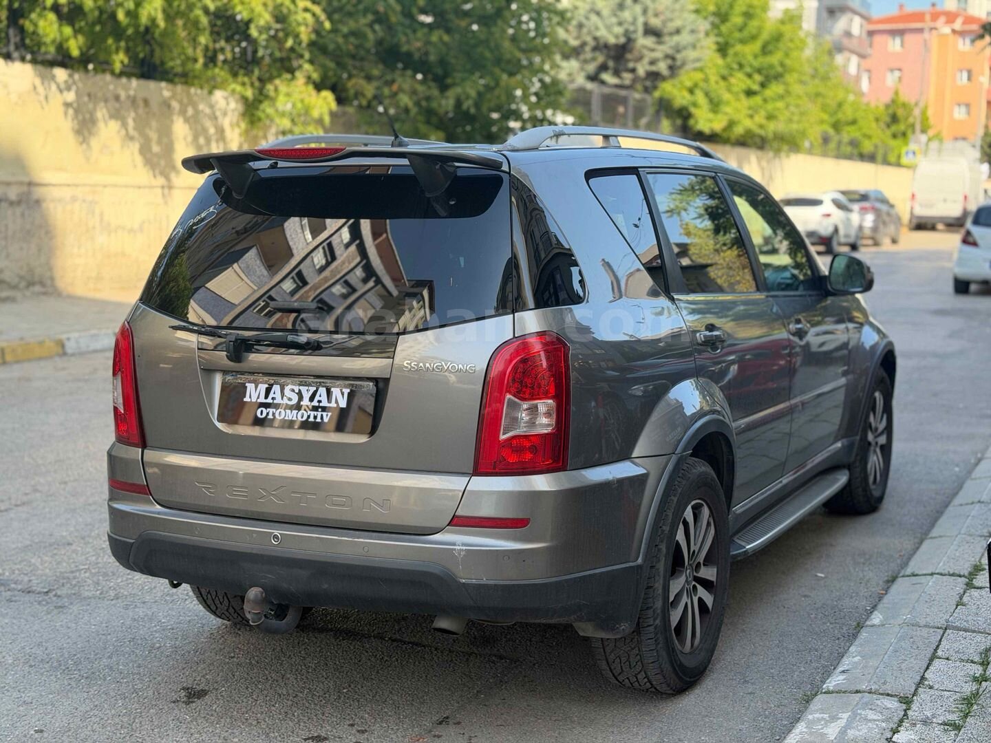 Galeriden KGM SsangYong Rexton 2.0 e-XDI W 4x4 Platinum 2013 Model İstanbul 214.000 km Gri 6