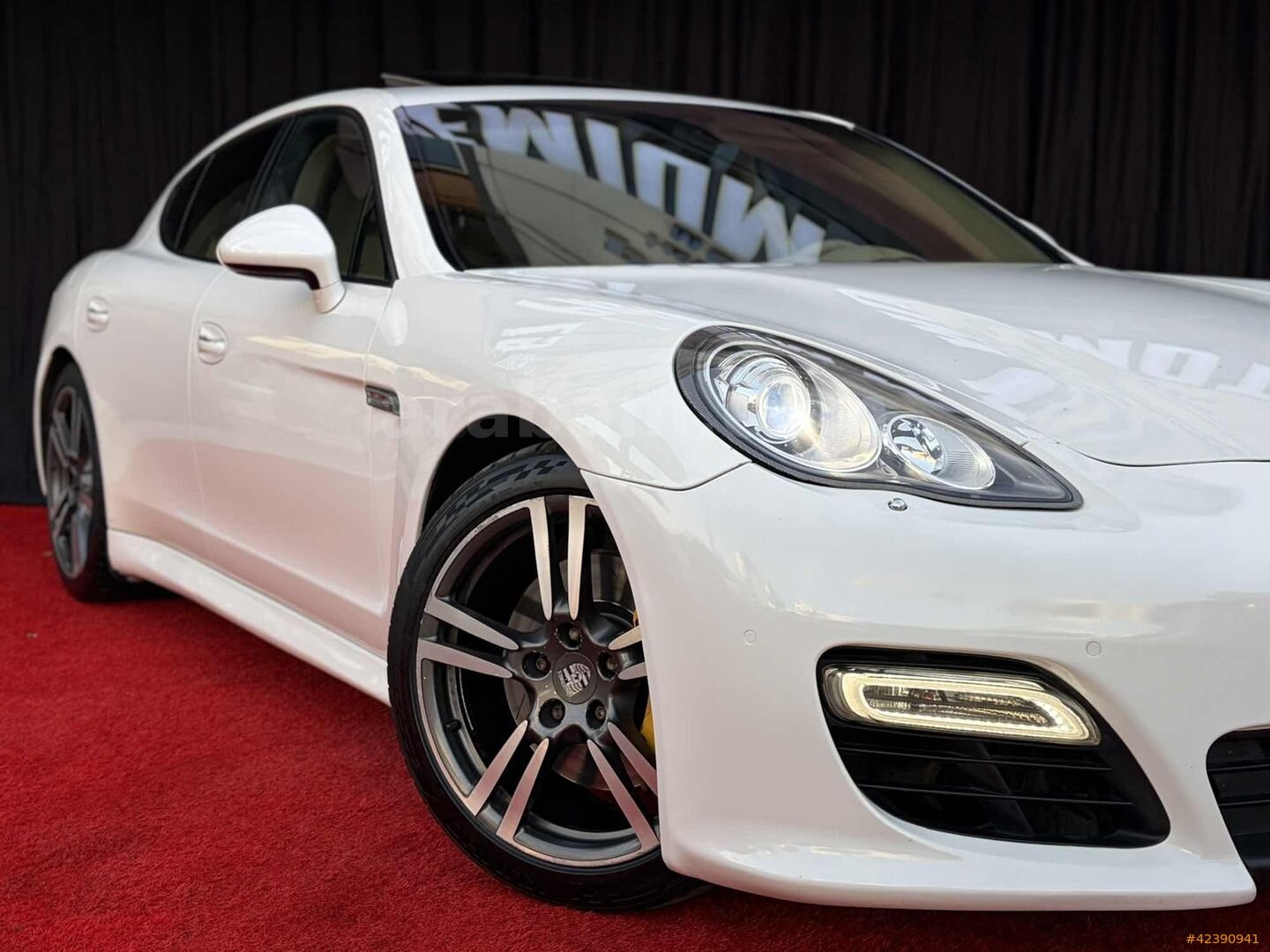 Galeriden Porsche Panamera 4 2011 Model Antalya 245.000 km Beyaz 2