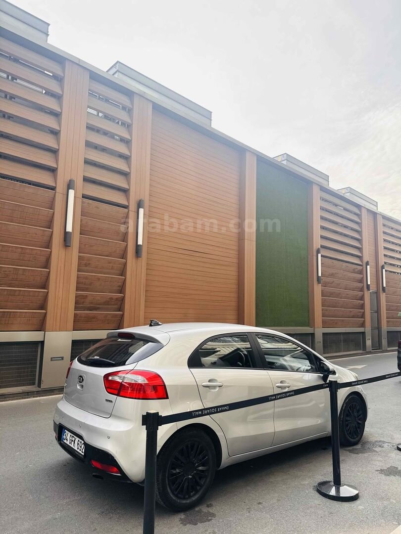Sahibinden Kia Rio 1.4 CRDi Fancy 2014 Model İstanbul 225.700 km Gri (Gümüş) 6