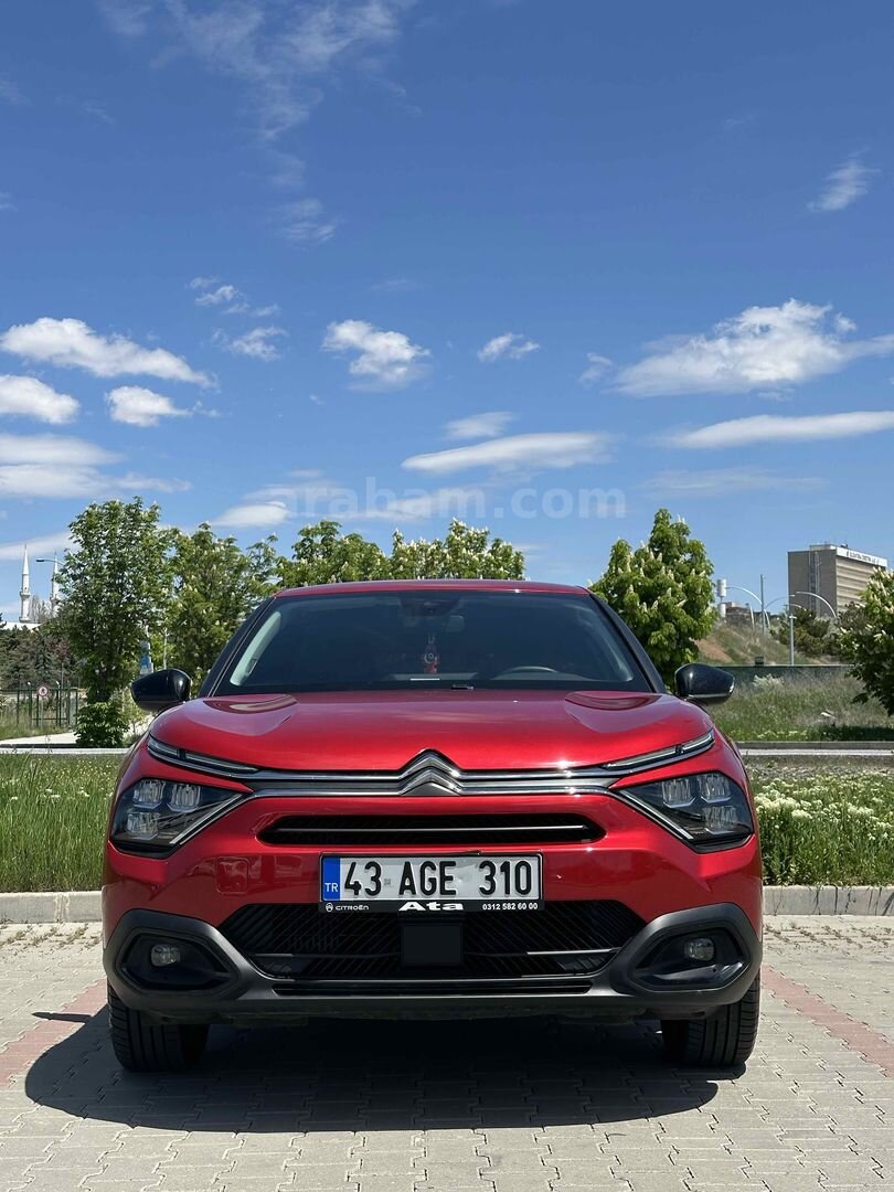 Sahibinden Citroen C4 1.2 PureTech Feel Bold 2023 Model İstanbul 69.999 km Kırmızı 3