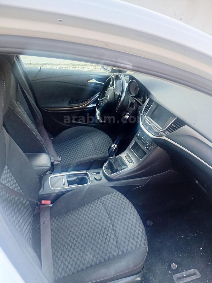 Sahibinden Opel Astra 1.2 T Edition 2020 Model Manisa 70.000 km Beyaz 5