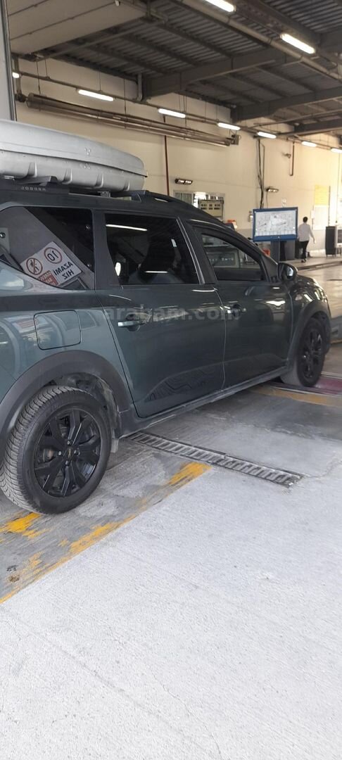 Sahibinden Dacia Jogger 1.0 TCe Extreme 2023 Model İzmir 94.000 km Yeşil (metalik) 6