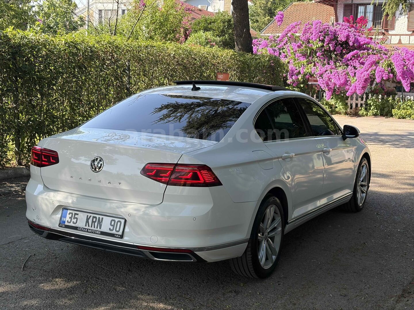 Galeriden Volkswagen Passat 1.5 TSi Elegance 2020 Model İstanbul 106.000 km Beyaz 3