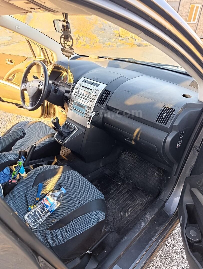 Sahibinden Toyota Verso 1.6 Comfort Extra 2009 Model Kırşehir 343.000 km Füme 5