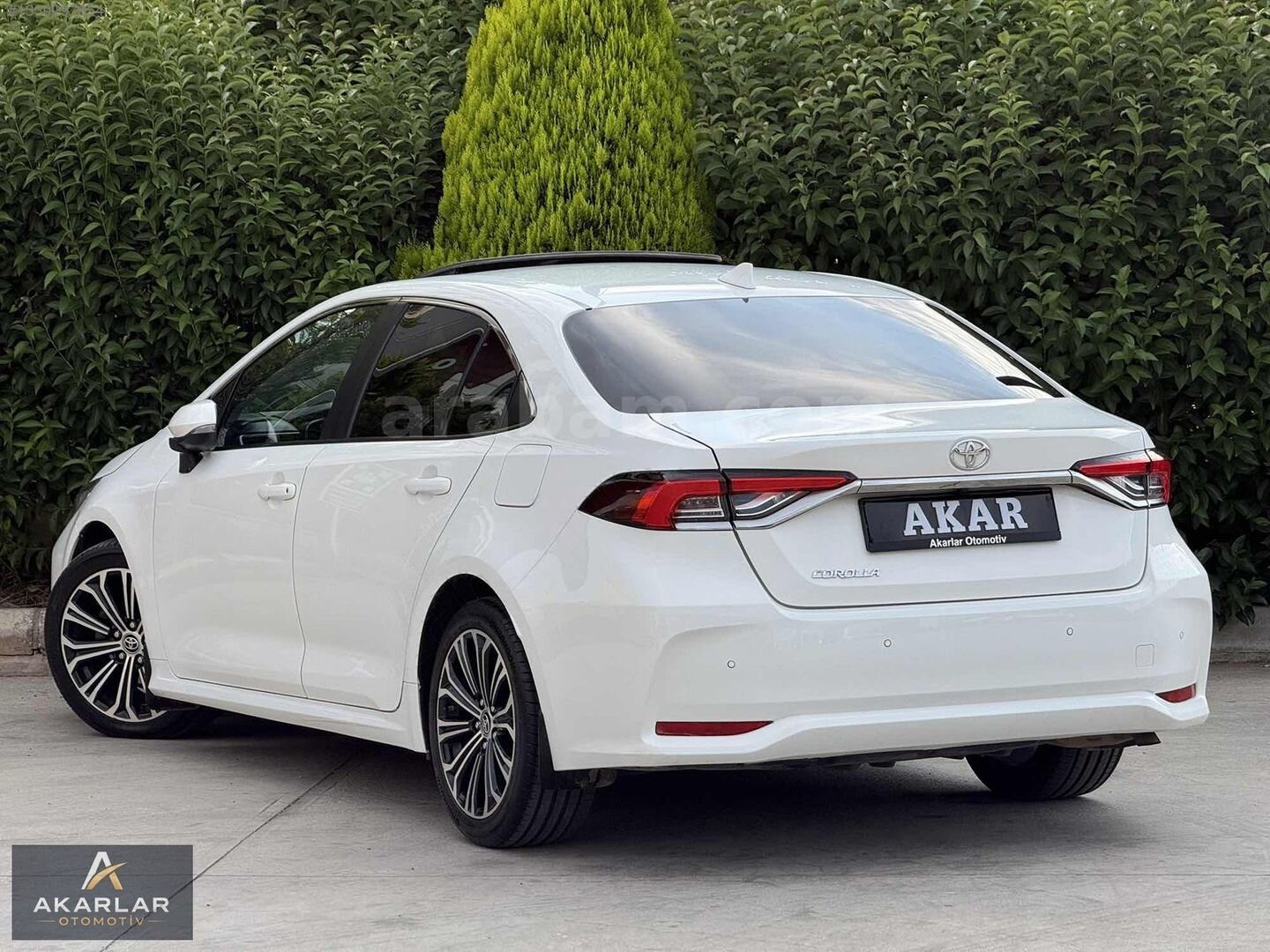 Galeriden Toyota Corolla 1.6 Flame X Pack 2020 Model Osmaniye 64.000 km Beyaz 4