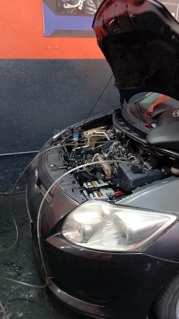 Sahibinden Toyota Auris 1.4 D-4D Comfort 2008 Model Bursa 270.000 km Gri (Gümüş) 4