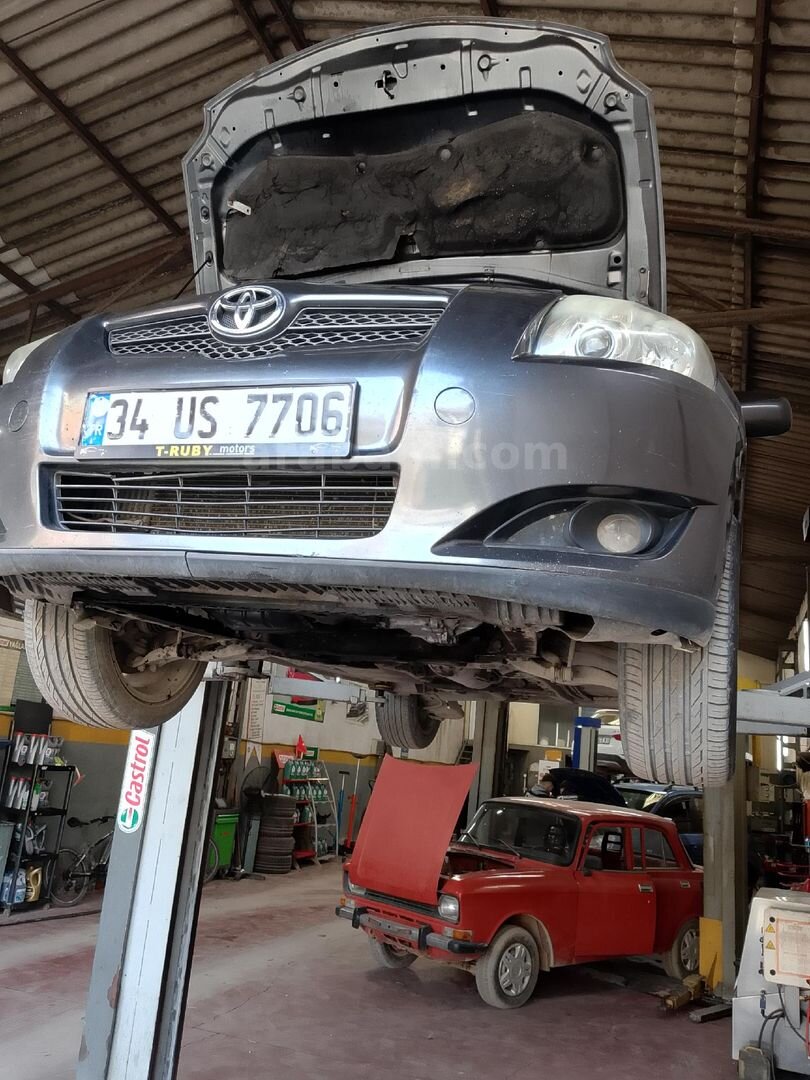 Sahibinden Toyota Auris 1.4 D-4D Comfort 2008 Model Bursa 270.000 km Gri (Gümüş) 6