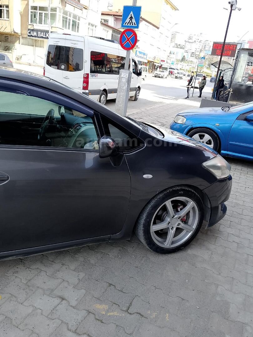 Sahibinden Toyota Auris 1.4 D-4D Comfort 2008 Model Bursa 270.000 km Gri (Gümüş) 5