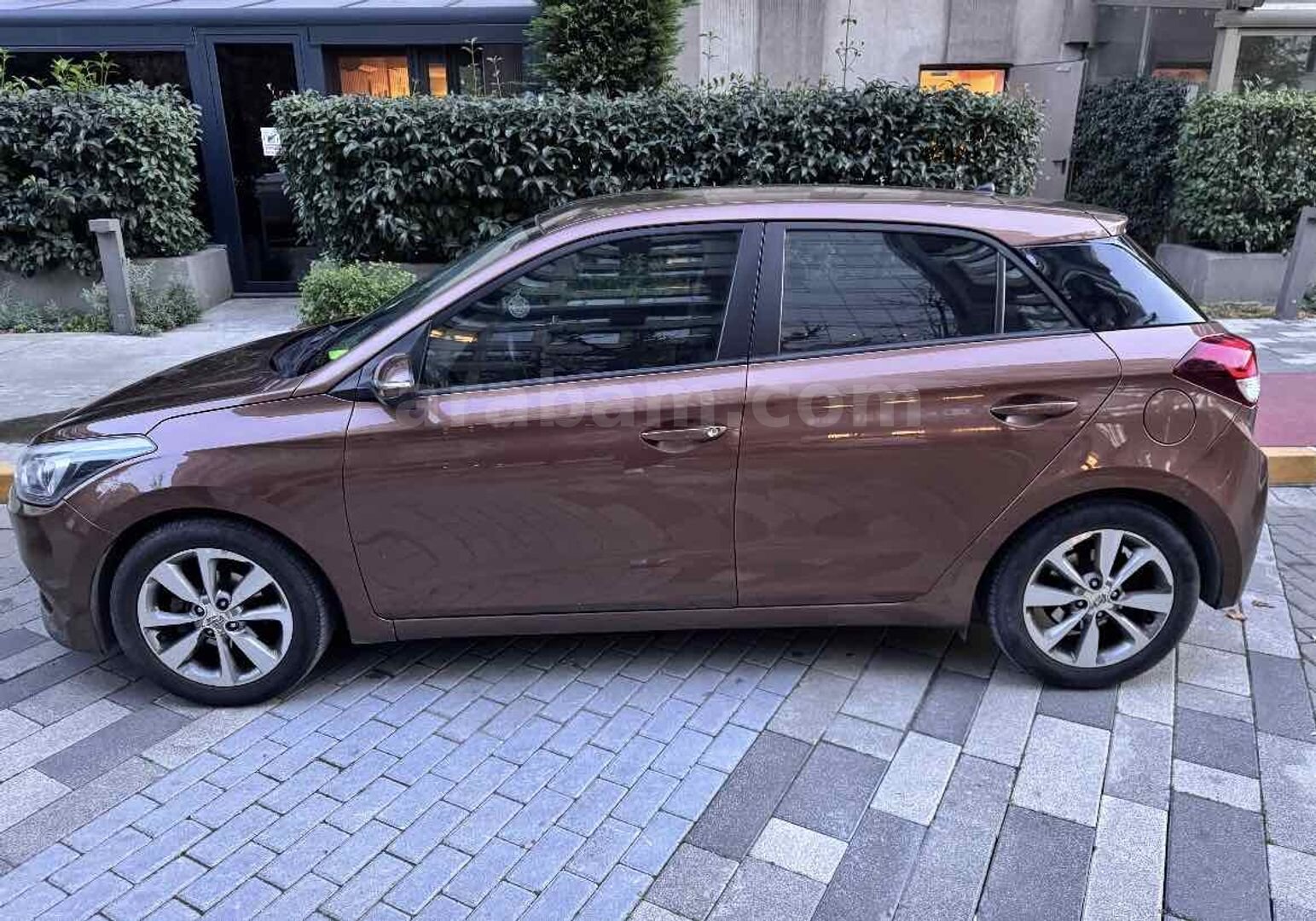 Sahibinden Hyundai i20 1.4 MPI Style 2015 Model İstanbul 126.500 km Kahverengi 5