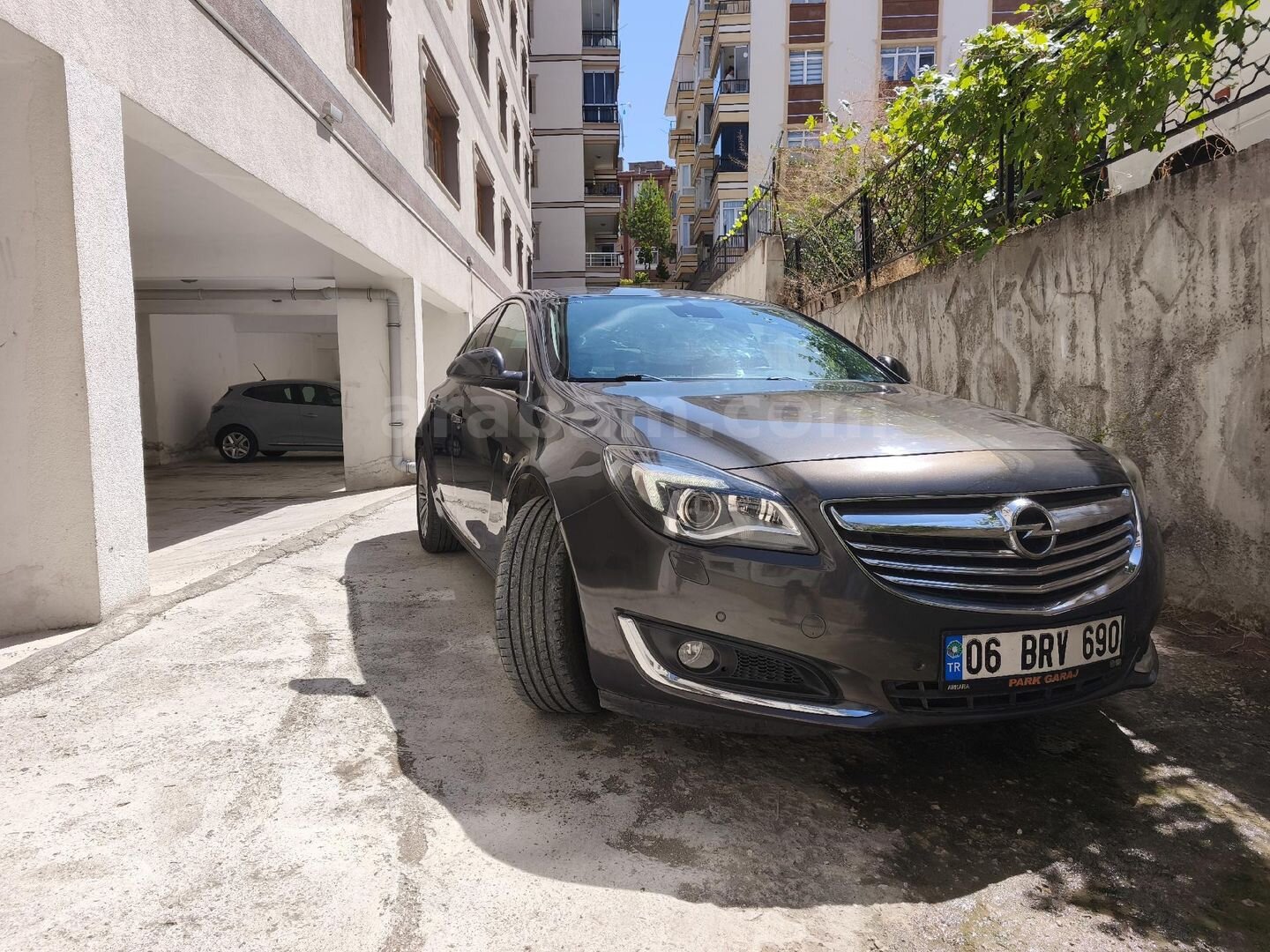 Sahibinden Opel Insignia 1.6 T Cosmo 2015 Model Ankara 169.000 km Füme 3