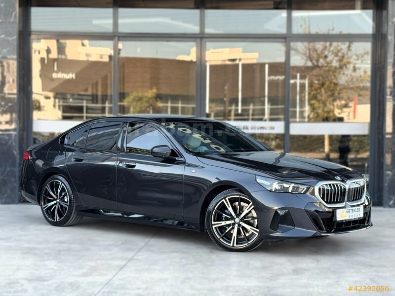Galeriden BMW 5 Serisi 520i M Sport 2025 Model İzmir 55.000 km Gri