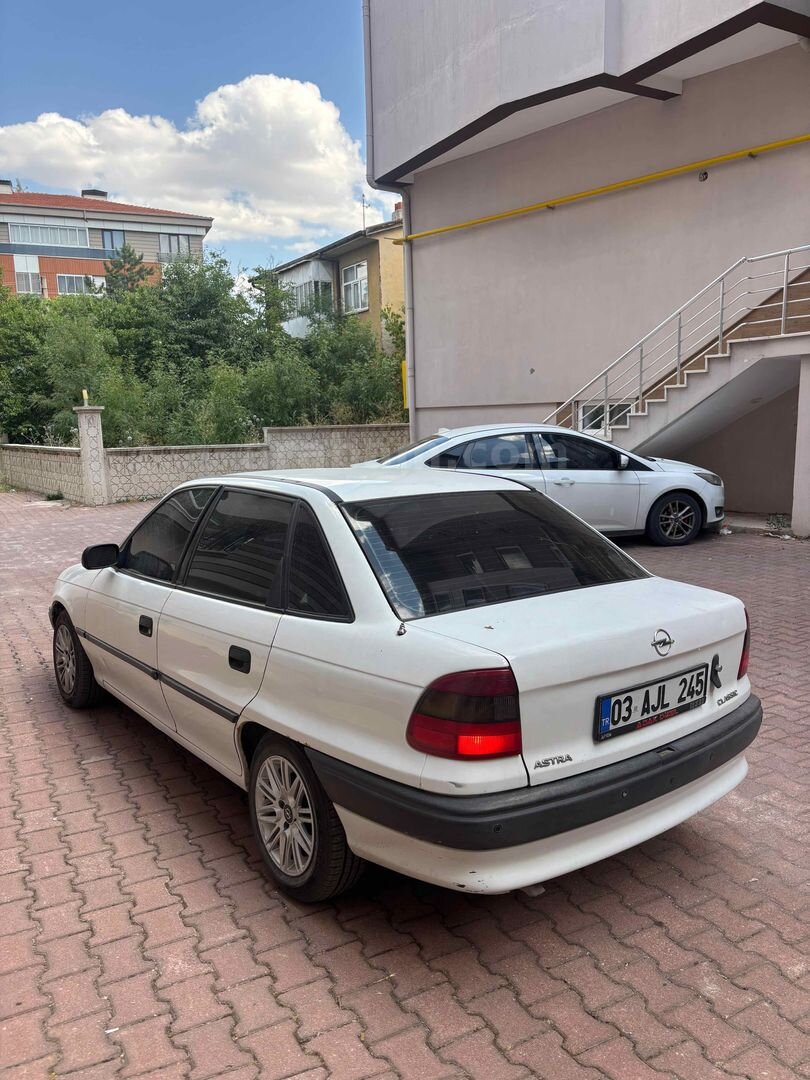 Sahibinden Opel Astra 1.6 2001 Model Afyonkarahisar 379.000 km Beyaz 5