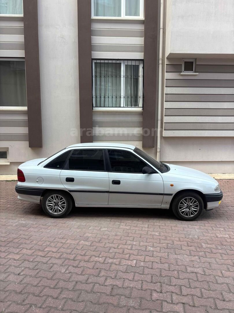 Sahibinden Opel Astra 1.6 2001 Model Afyonkarahisar 379.000 km Beyaz 2