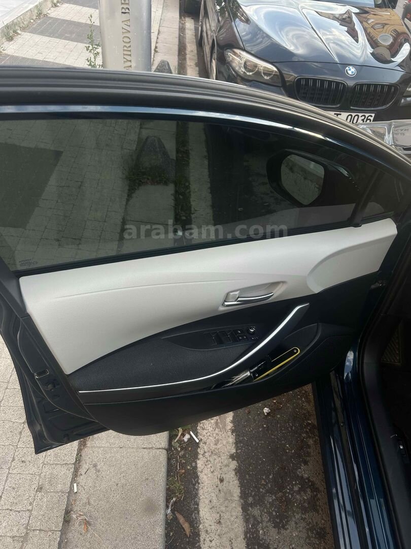 Sahibinden Toyota Corolla 1.5 Flame X-Pack 2023 Model Kocaeli 56.000 km Lacivert 6
