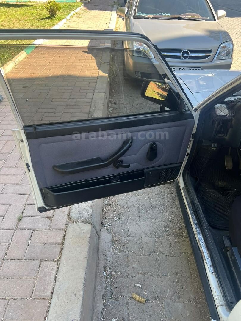 Sahibinden Tofaş Şahin 5 Vites 1995 Model Şanlıurfa 400.000 km Beyaz 4