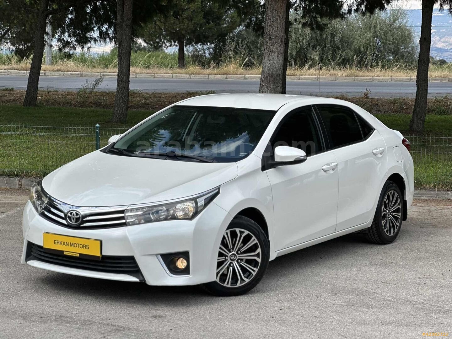 Galeriden Toyota Corolla 1.4 D-4D Touch 2015 Model Denizli 215.000 km Beyaz 2