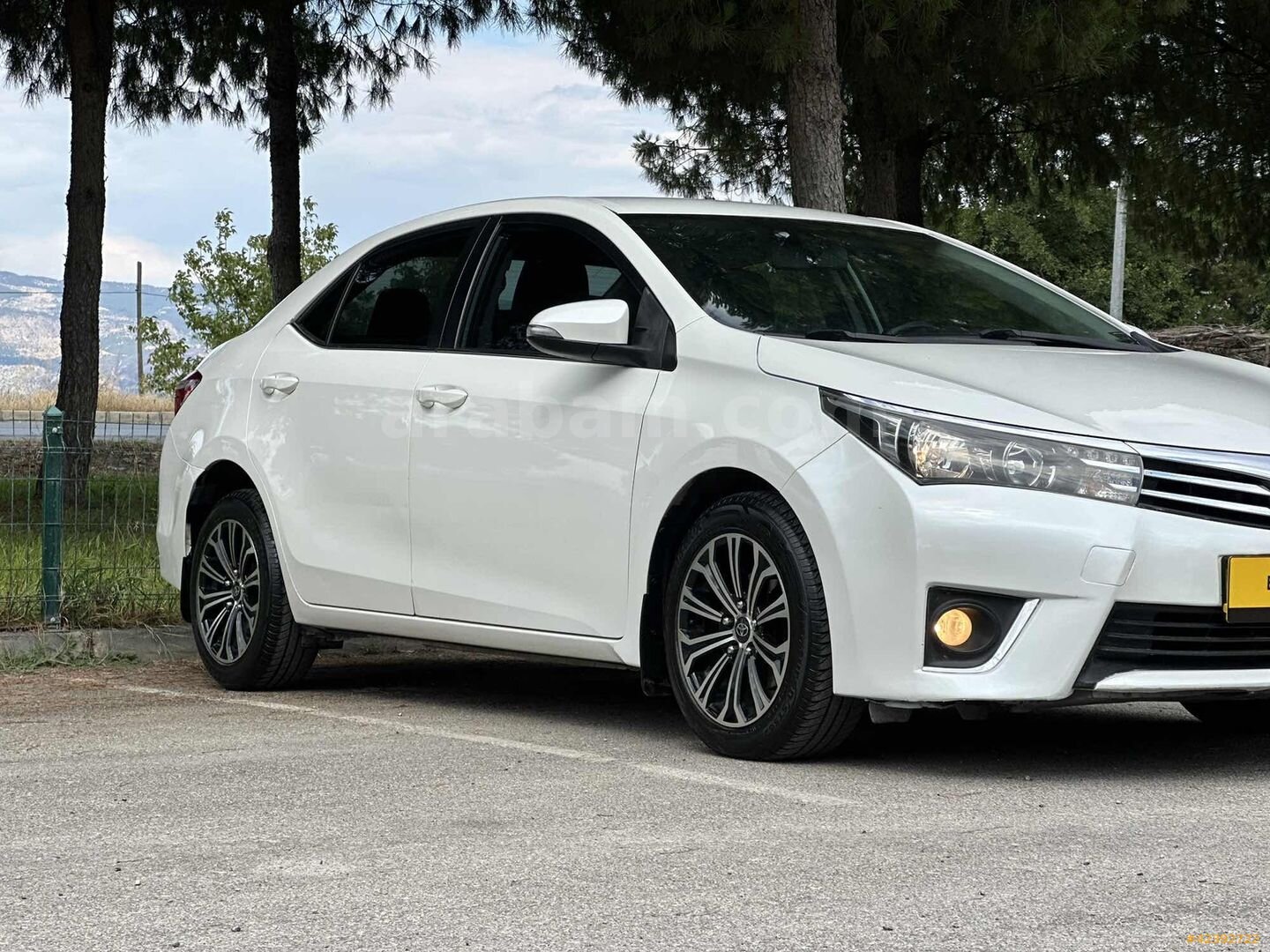 Galeriden Toyota Corolla 1.4 D-4D Touch 2015 Model Denizli 215.000 km Beyaz 6