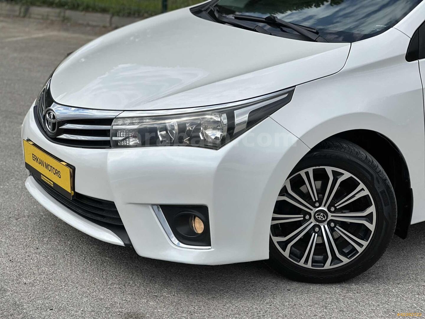 Galeriden Toyota Corolla 1.4 D-4D Touch 2015 Model Denizli 215.000 km Beyaz 3