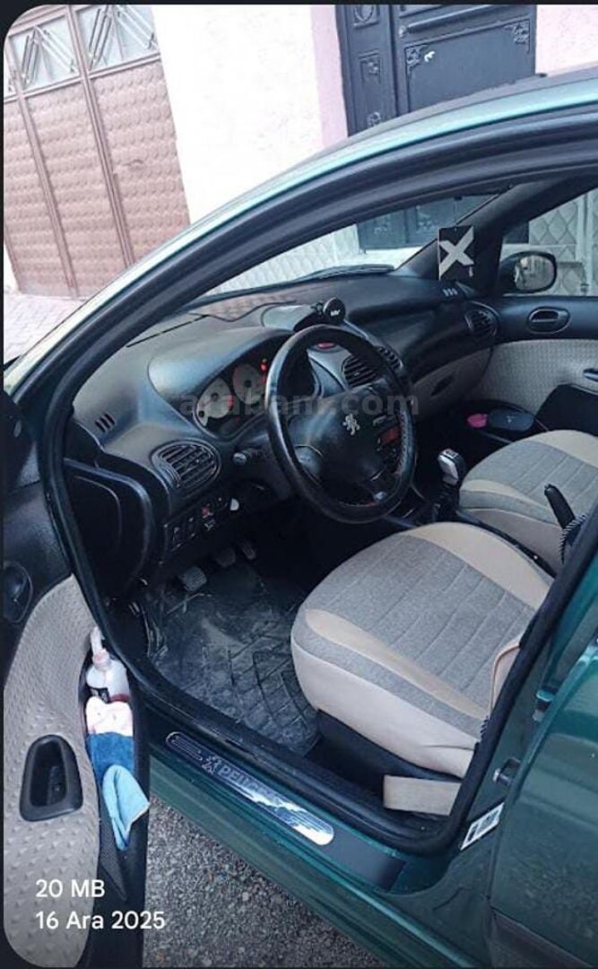 Sahibinden Peugeot 206 1.6 Roland Garros 2001 Model Eskişehir 252.000 km Yeşil (metalik) 6