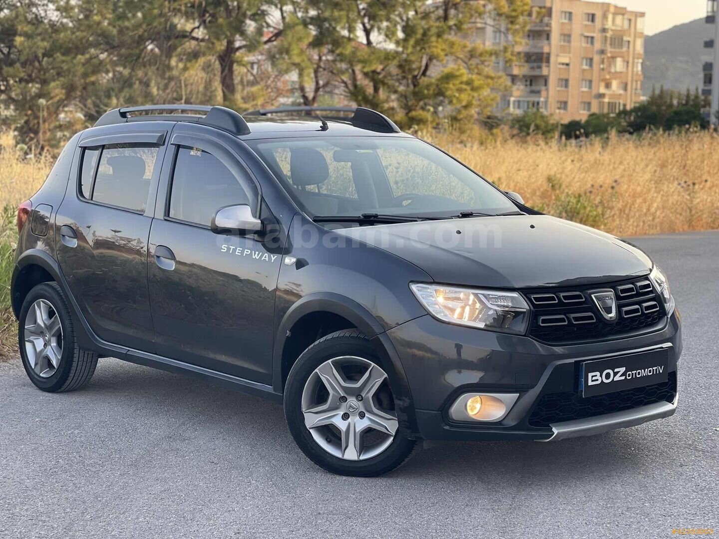 Galeriden Dacia Sandero 1.5 dCi Stepway 2017 Model İzmir 240.000 km Gri 7