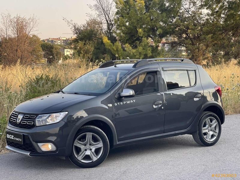 Galeriden Dacia Sandero 1.5 dCi Stepway 2017 Model İzmir 240.000 km Gri