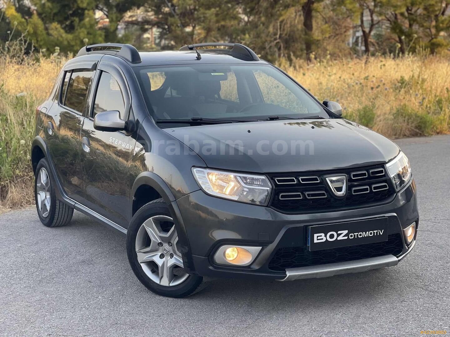 Galeriden Dacia Sandero 1.5 dCi Stepway 2017 Model İzmir 240.000 km Gri 6