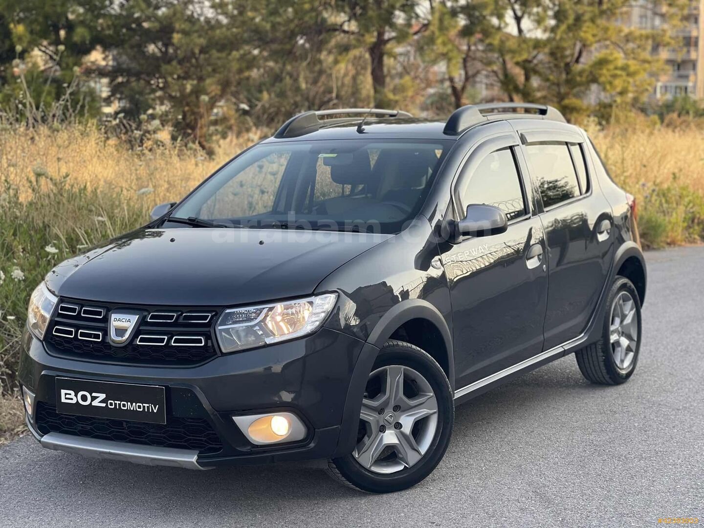 Galeriden Dacia Sandero 1.5 dCi Stepway 2017 Model İzmir 240.000 km Gri 5