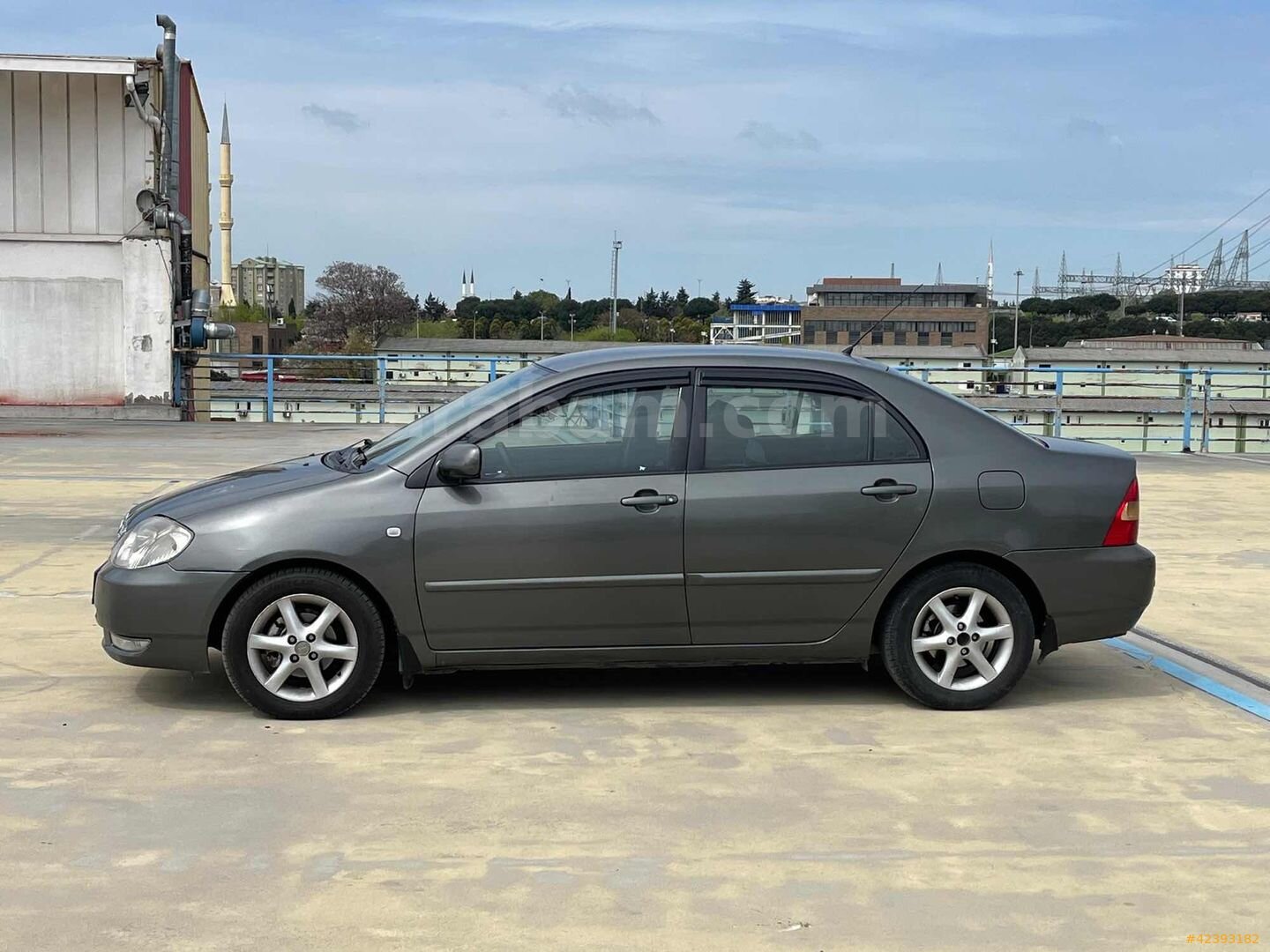 Galeriden Toyota Corolla 1.6 Sol 2004 Model İstanbul 240.000 km Füme 5