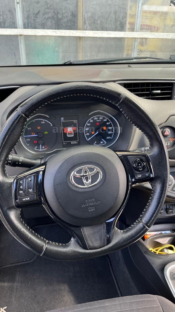 Sahibinden Toyota Yaris 1.5 Hybrid Cool 2018 Model Aydın 199.500 km Beyaz 7