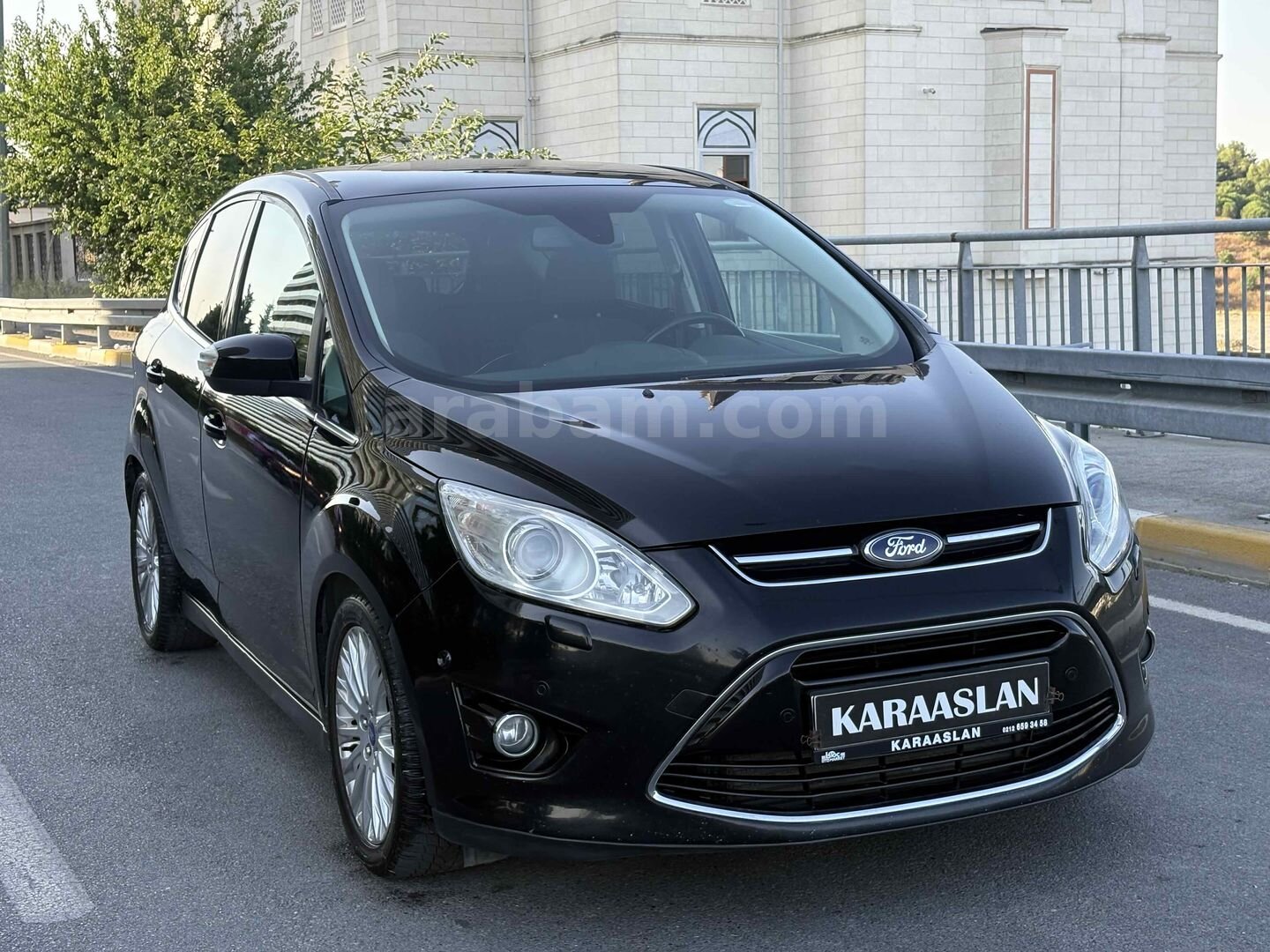 Galeriden Ford C-Max 1.6 SCTi Titanium 2014 Model İstanbul 198.000 km Siyah 2