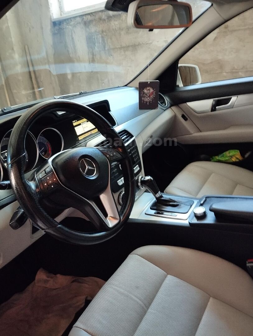 Sahibinden Mercedes - Benz C 180 Kompressor BlueEfficiency Fascination 2011 Model Kocaeli 179.000 km Beyaz 3