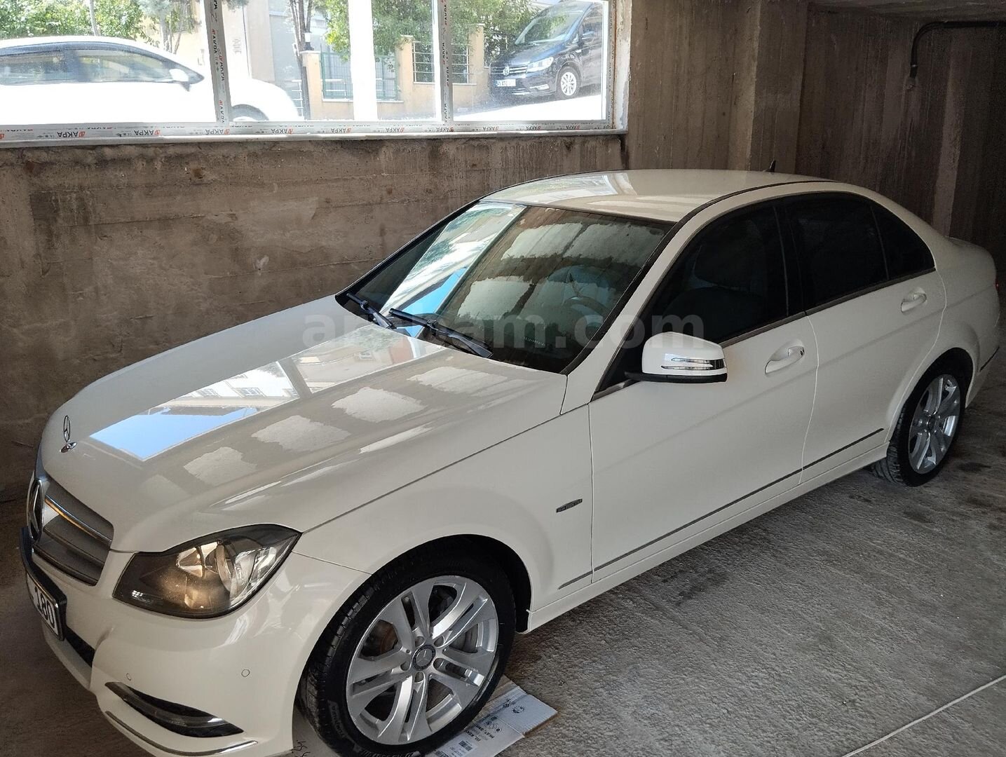 Sahibinden Mercedes - Benz C 180 Kompressor BlueEfficiency Fascination 2011 Model Kocaeli 179.000 km Beyaz 1