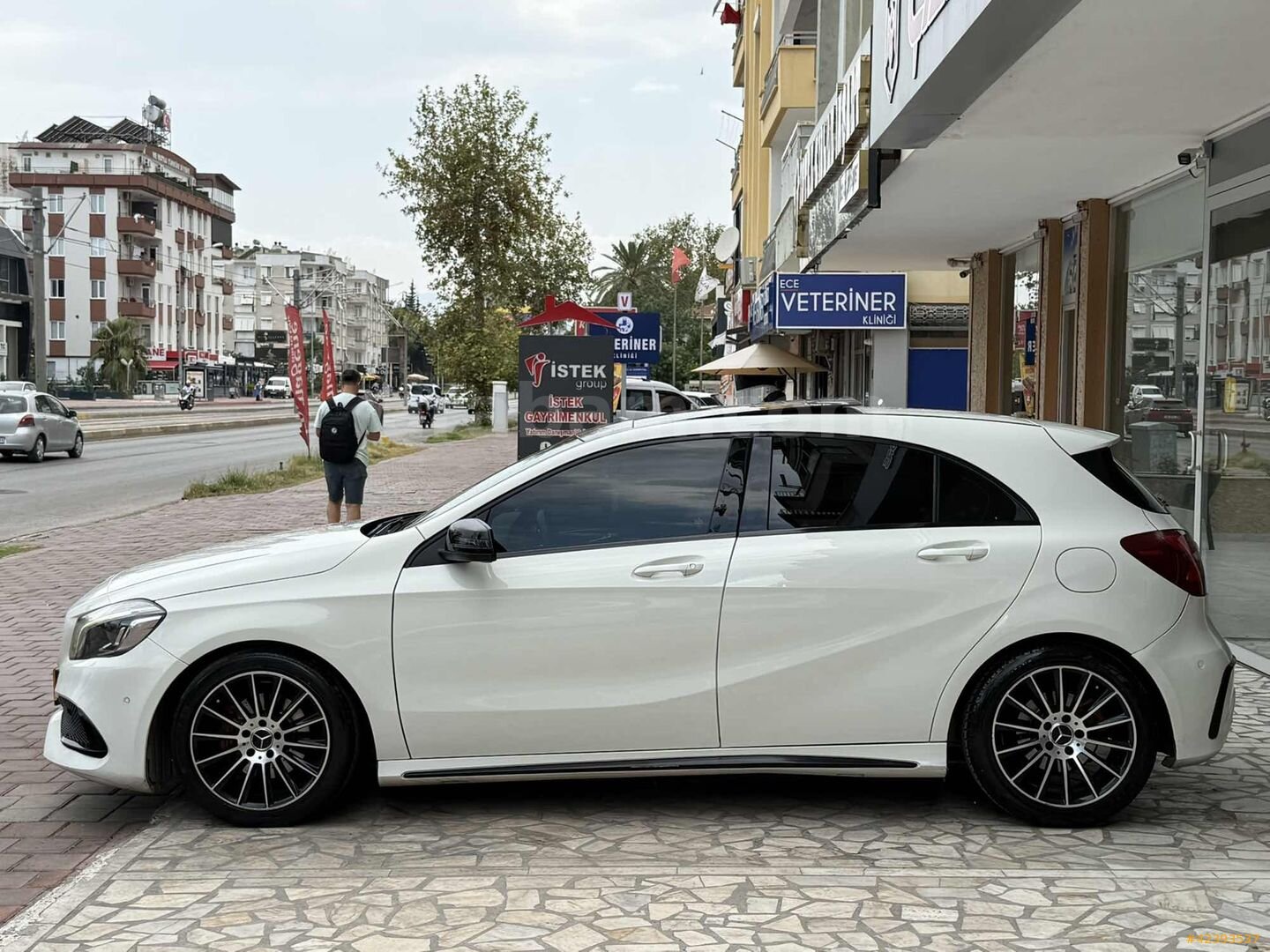 Galeriden Mercedes - Benz A 180 d AMG 2017 Model Antalya 220.000 km Beyaz 5
