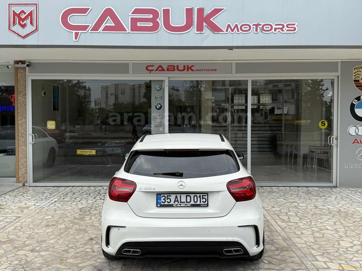 Galeriden Mercedes - Benz A 180 d AMG 2017 Model Antalya 220.000 km Beyaz 7