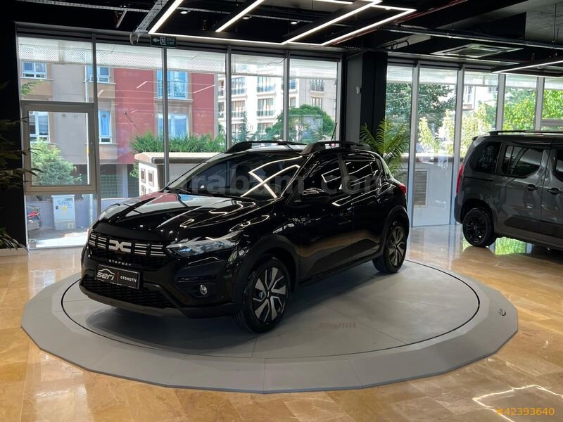 Galeriden Dacia Sandero 1.0 TCe Prestige 2025 Model İstanbul 20.000 km Siyah