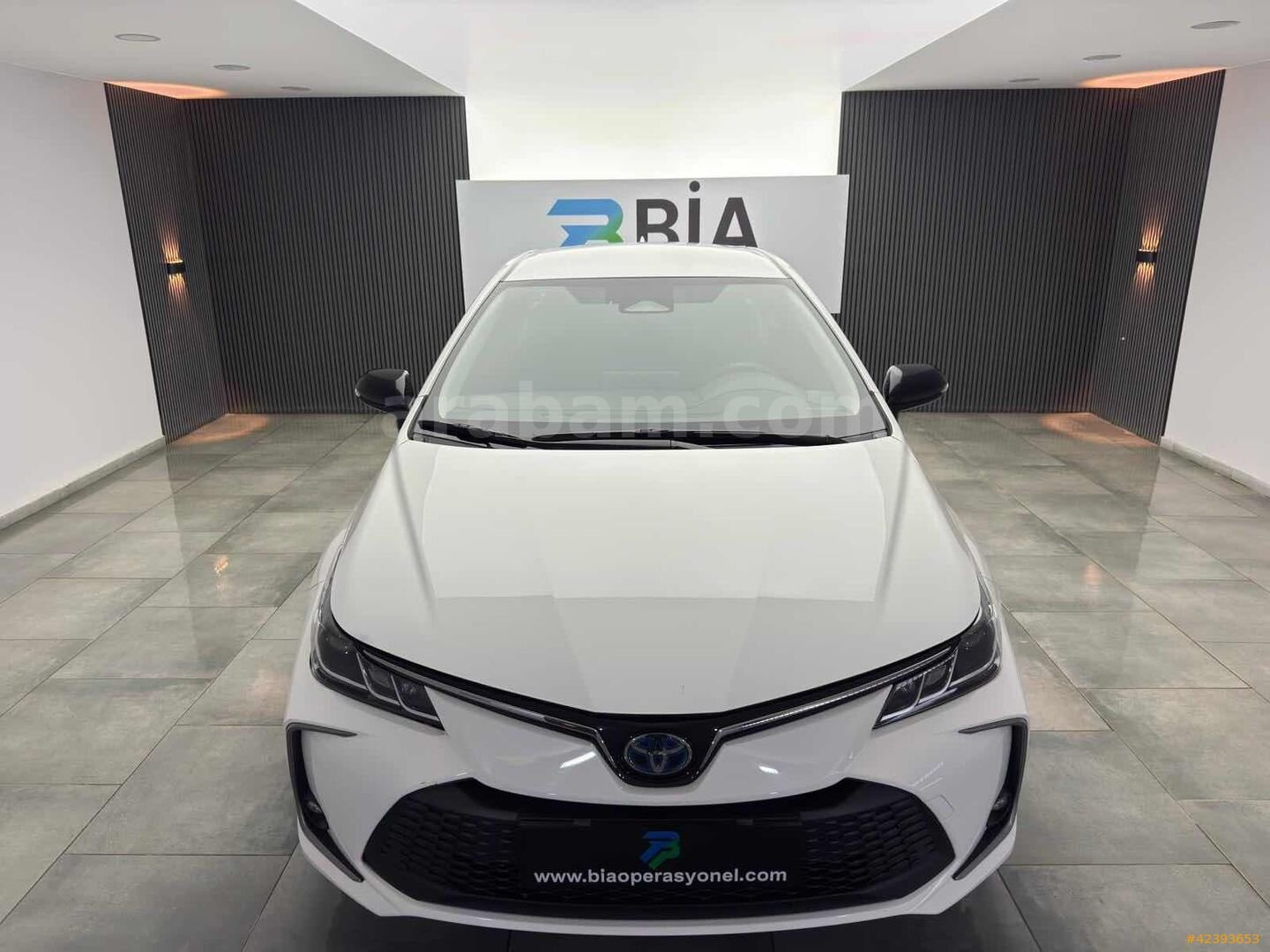 Galeriden Toyota Corolla 1.8 Hybrid Dream 2025 Model İstanbul 16.718 km Beyaz 2