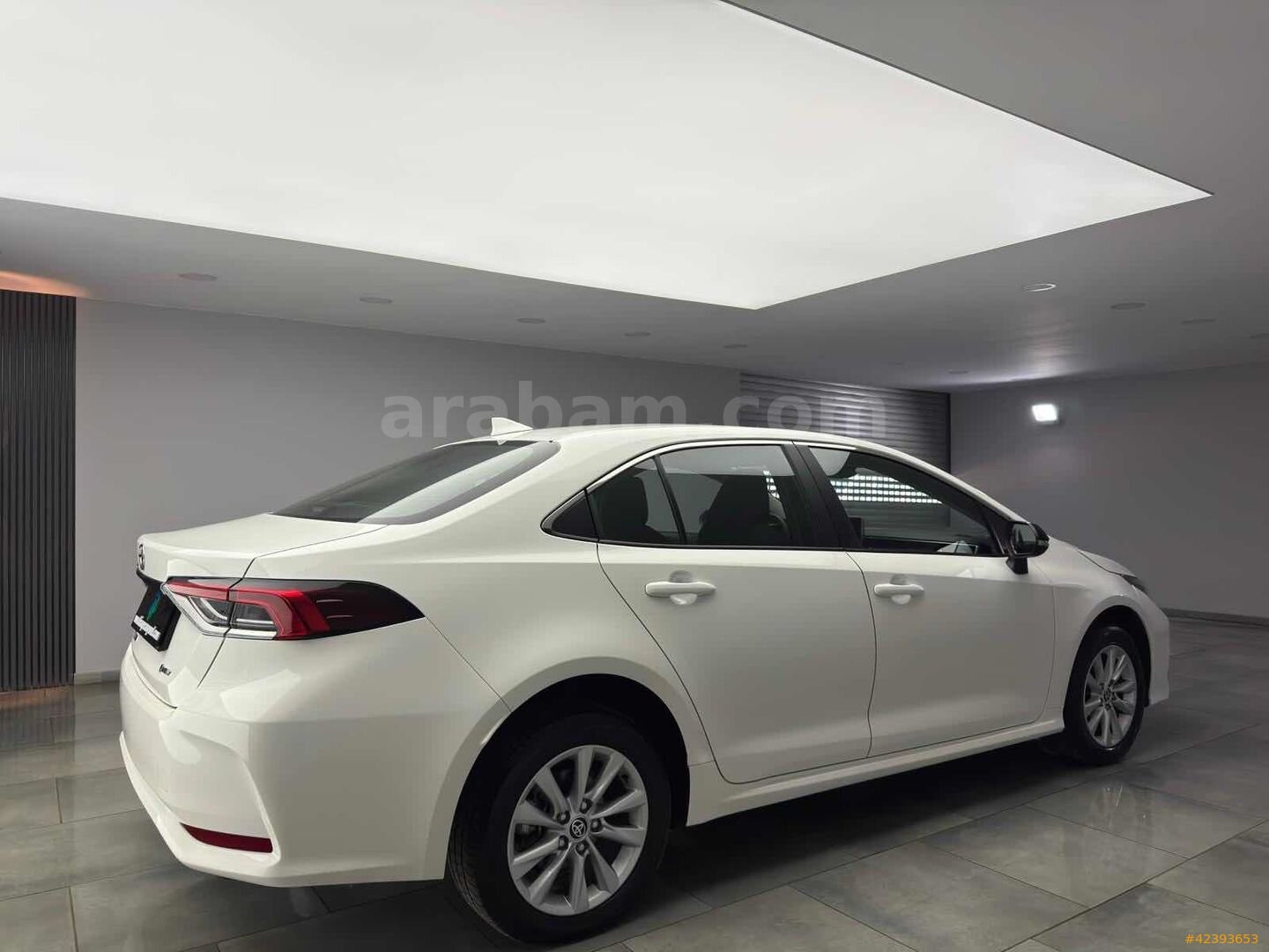 Galeriden Toyota Corolla 1.8 Hybrid Dream 2025 Model İstanbul 16.718 km Beyaz 7