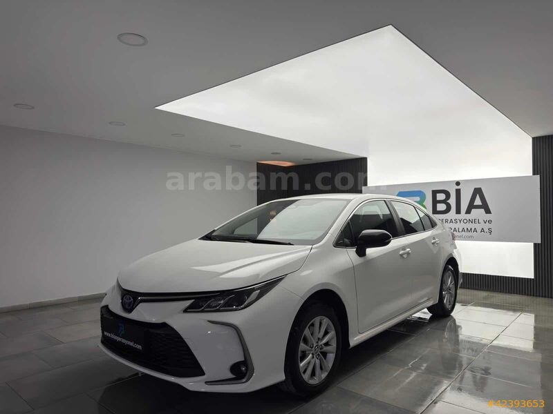 Galeriden Toyota Corolla 1.8 Hybrid Dream 2025 Model İstanbul 16.718 km Beyaz