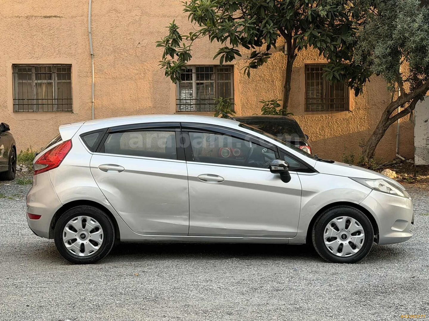 Galeriden Ford Fiesta 1.4 TDCi Trend 2010 Model Hatay 281.000 km Gri 4