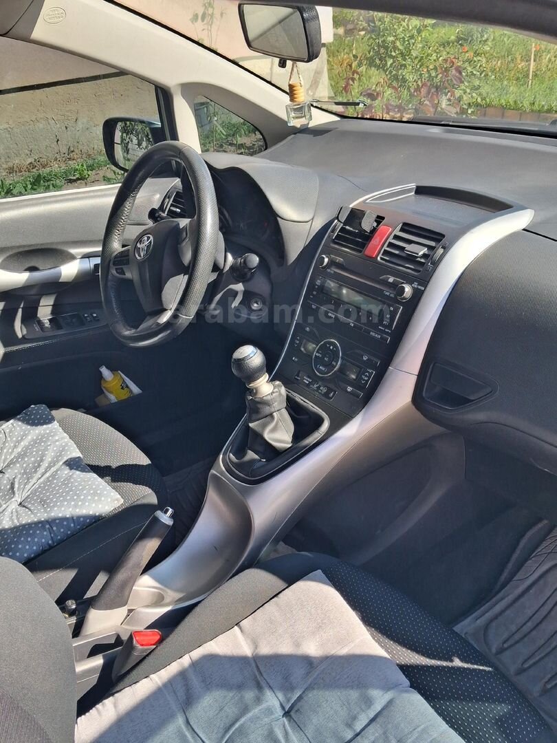 Sahibinden Toyota Auris 1.4 D-4D Comfort Extra 2012 Model Van 204.500 km Gri (Gümüş) 7