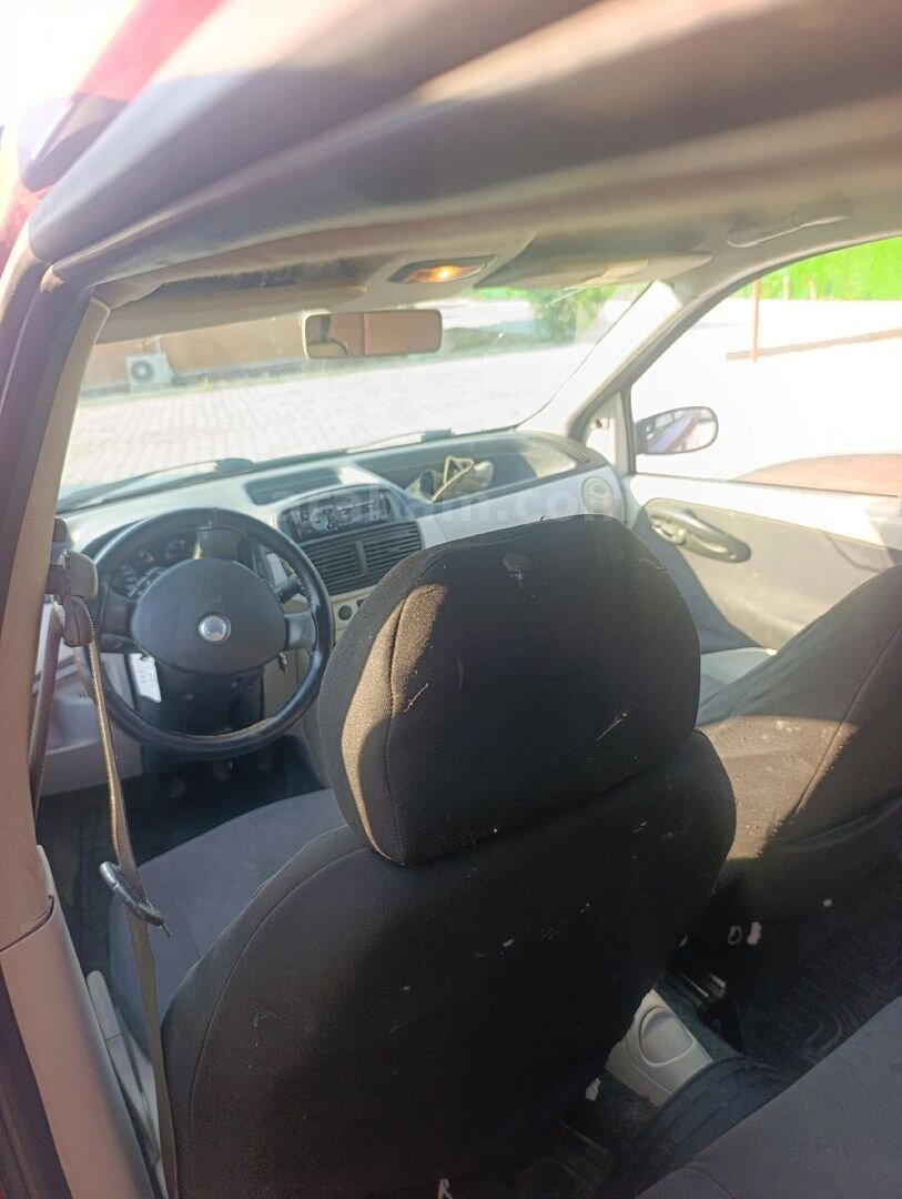 Sahibinden Fiat Punto 1.3 Multijet Dynamic 2005 Model Hatay 350.000 km Kırmızı 6