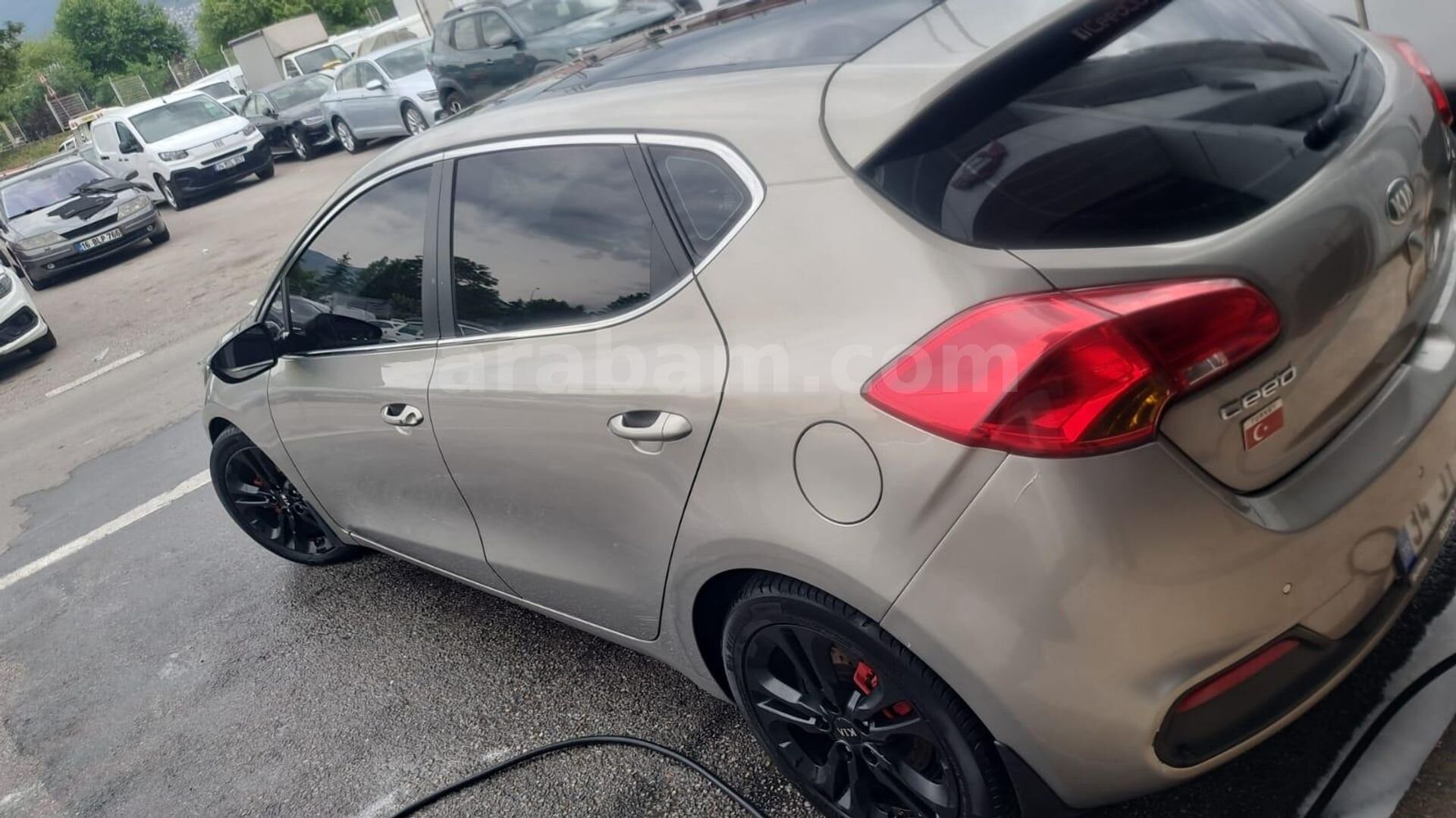 Sahibinden Kia Ceed 1.6 CRDi Premium 2013 Model Bursa 199.000 km Gri 4